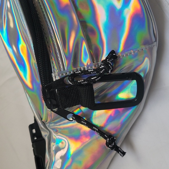 BARK Fanny Pack Silver Iridescent for Hoomans People. - Picture 5 of 17